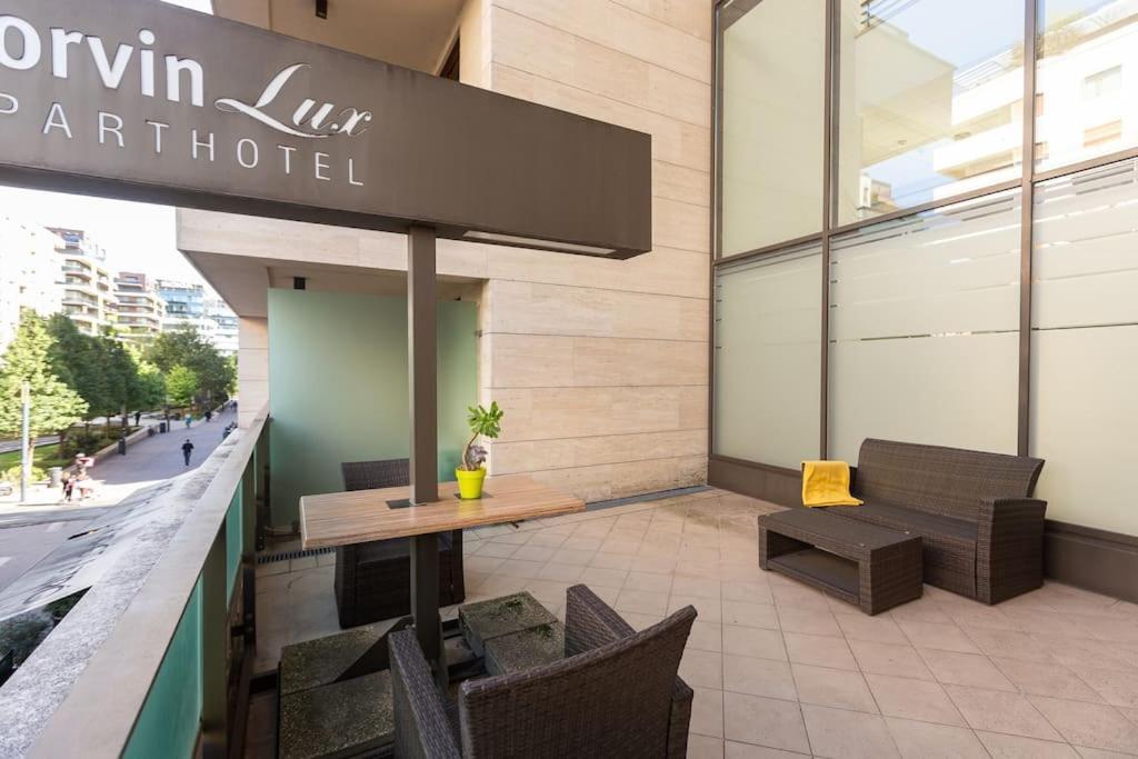 Apartamento Flat On Corvin Promenade With Big Balcony